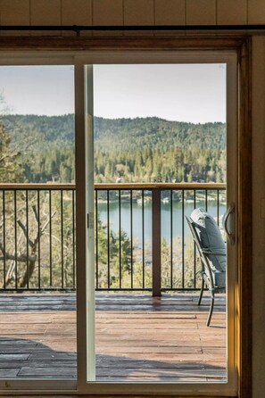 Interior - WOW! 4BR Cabin w/ EPIC Lake Views, Hot Tub, Lake Access. Arcade Games. Pets OK (Lake Arrowhead)
