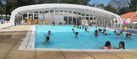 Piscine couverte, piscine extérieure