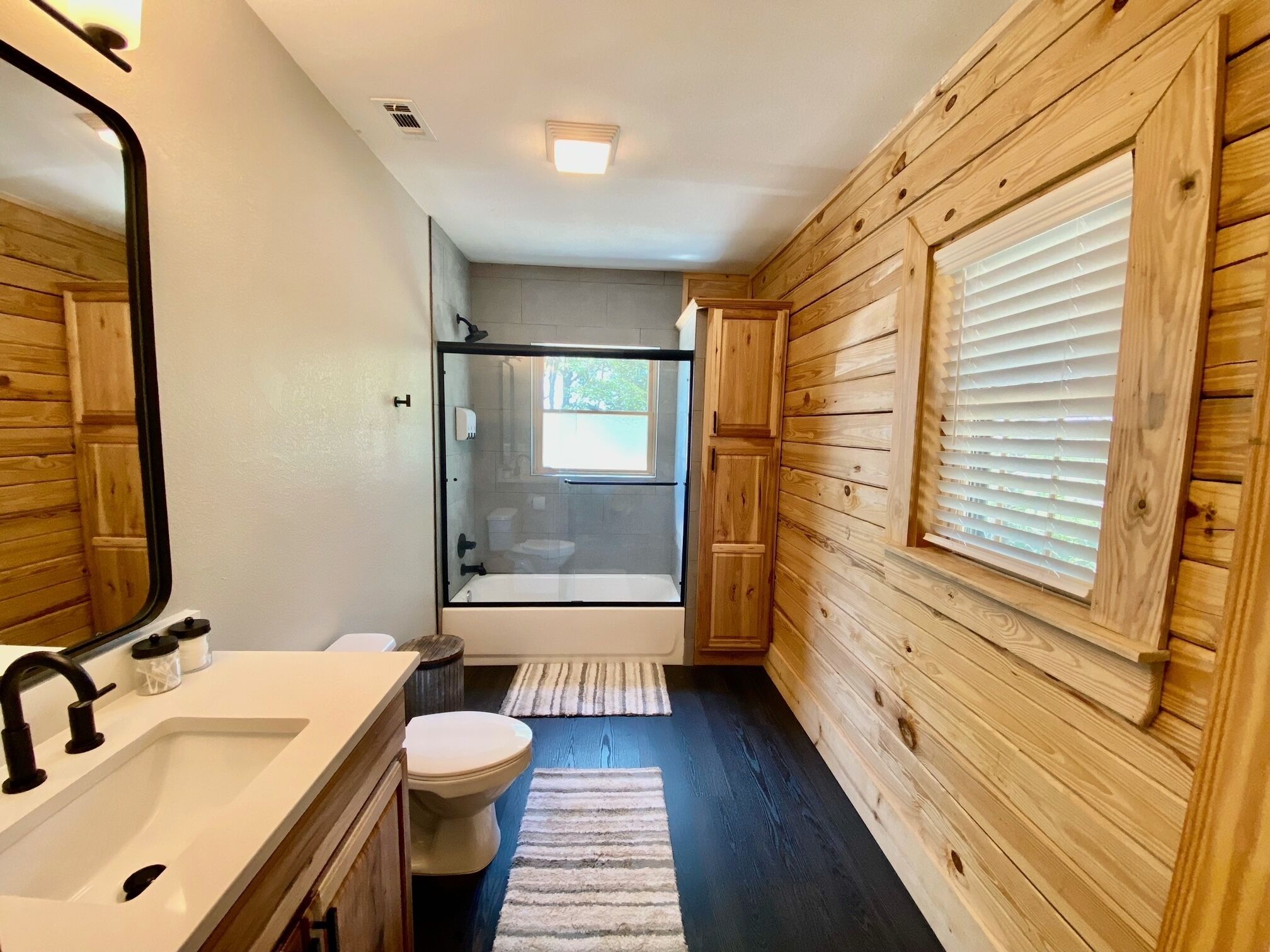 Cabin at Chitt's Creek , Welcome to Chitt's Creek!