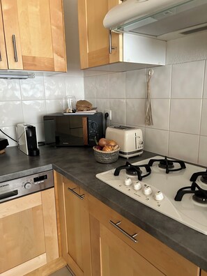 Fridge, microwave, stovetop, dishwasher - Attractive T2 garden level, 7 minutes from the beaches (Seignosse)