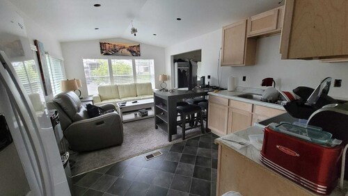 Newly Renovated Cute Home on Golf Course.