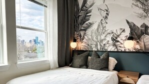 Room - Paradise Palace Best Rooftop in HTX w/ Hot Tub (Houston)