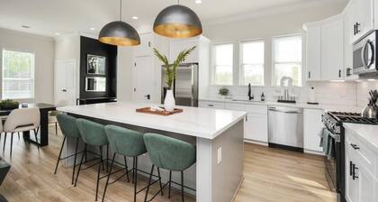 Paradise Palace Best Rooftop in HTX w/ Hot Tub