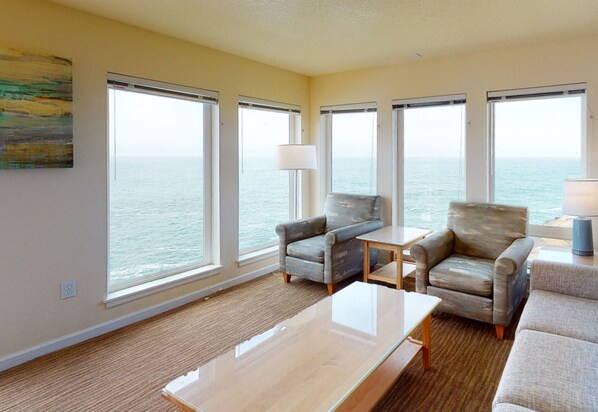 TV, fireplace, DVD player - Whale Pointe - Ocean Front 3bd3ba - Assignment 5 (Depoe Bay)