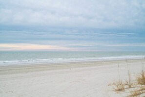 Beach - ONE More Happy Day-3BR/3BA Beach House-Sleeps 11 (North Myrtle Beach)