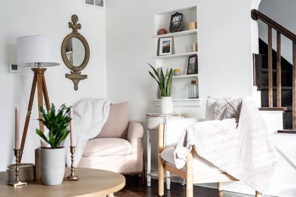 Old Charm Enderis Park Townhouse!