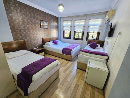 Family Room | 1 bedroom, soundproofing, free WiFi, bed sheets