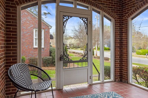 Charming cottage near downtown Opelika!