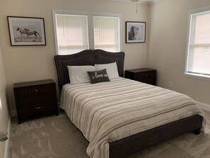 4 soverom, skrivebord, strykejern/-brett og wi-fi (inkludert)