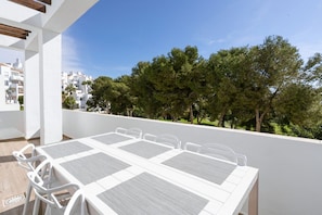Outdoor dining - Golf Gardens Miraflores (Mijas Costa)
