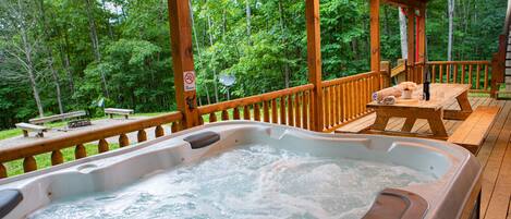 Outdoor spa tub