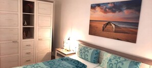 3 bedrooms, iron/ironing board, travel crib, free WiFi
