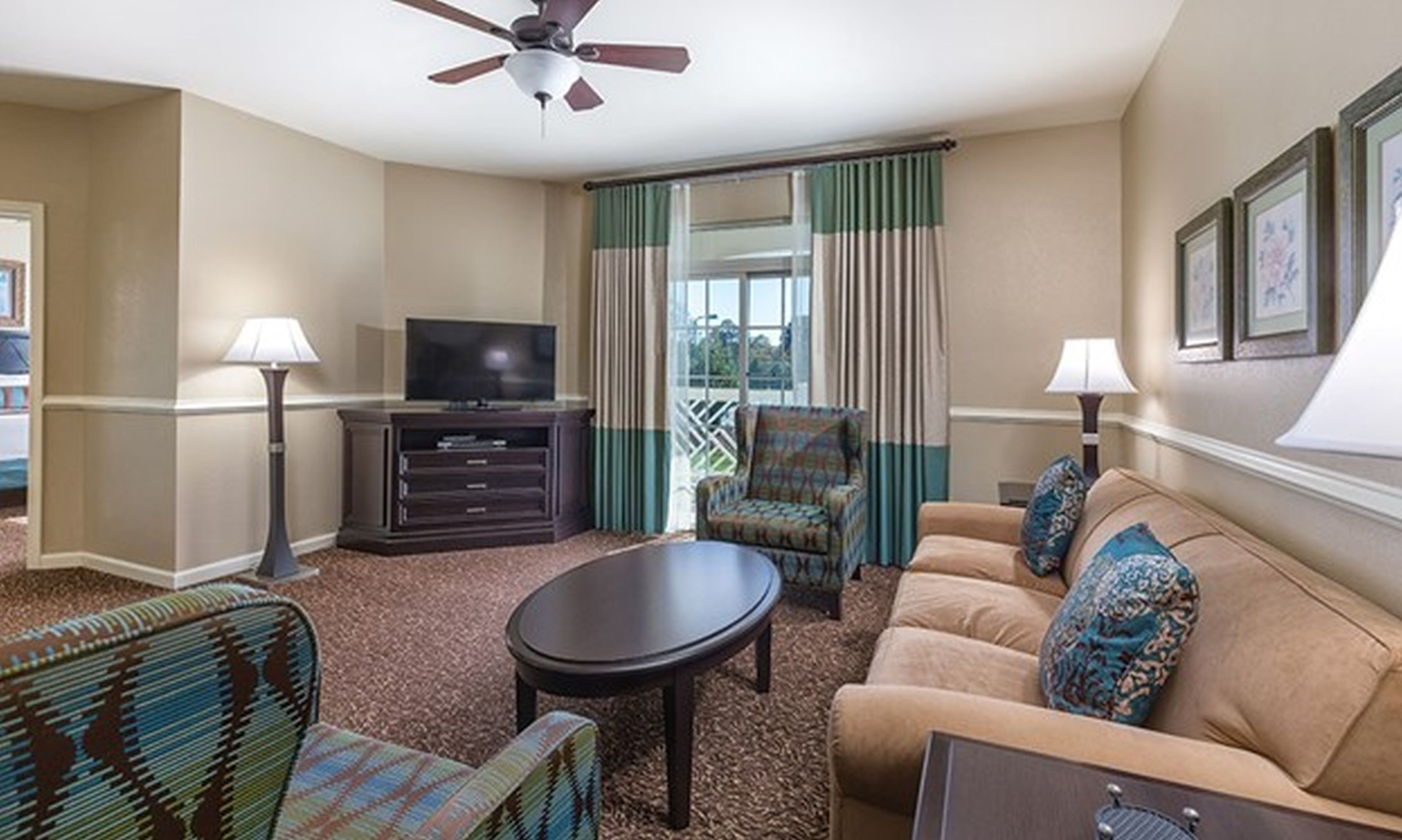 Spacious Governor's Green 1 Bedroom Condo - Family Resort & Spa!