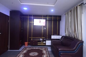 Accès au Wi-Fi (inclus), literie fournie