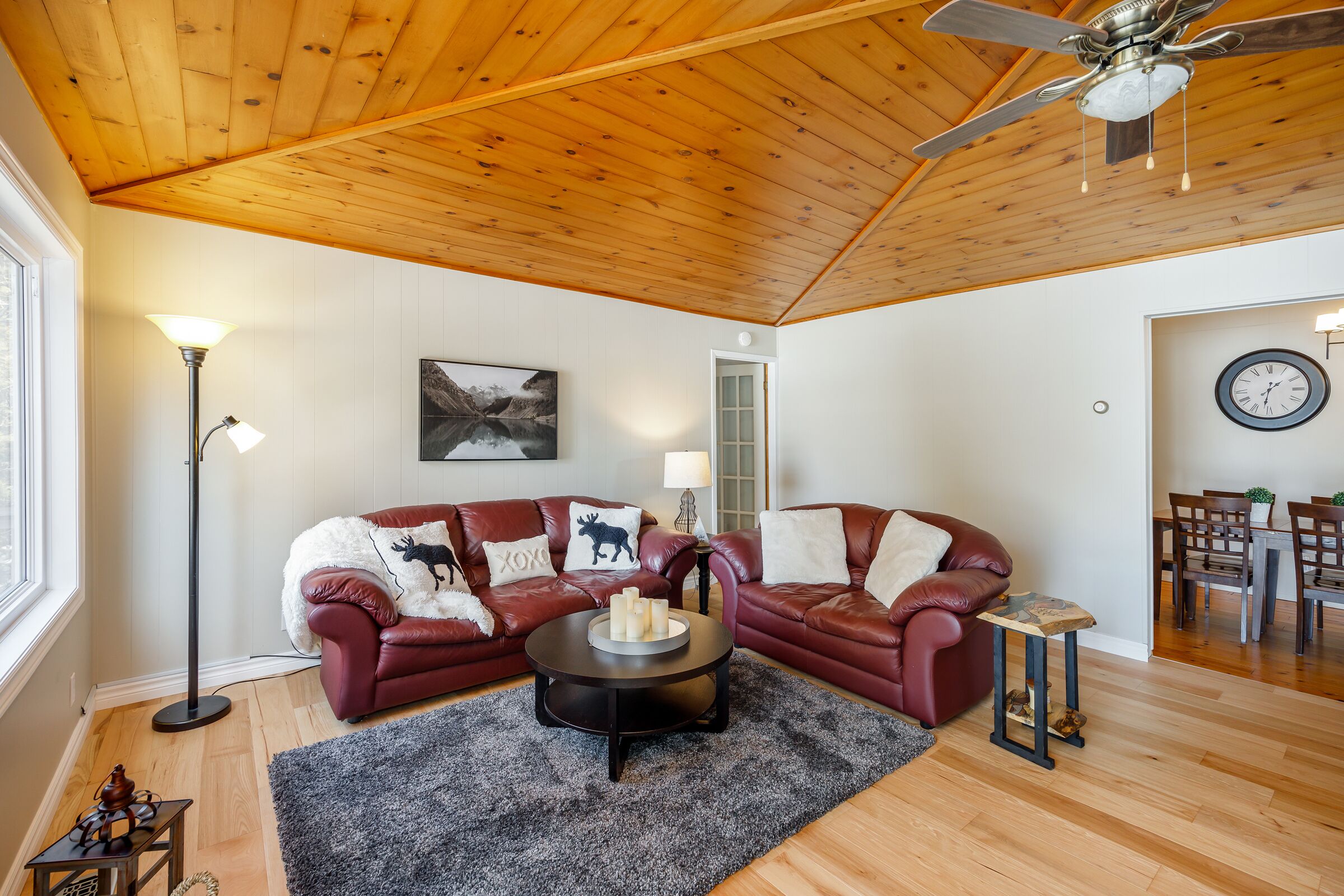 Lovely Little Lake House - A serene getaway close to the city