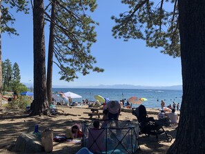 Beach - Lakeview, 4200sqft, SternPinball, EVcharger, fireplace, office+GameRm, Northstar (Tahoe Vista)