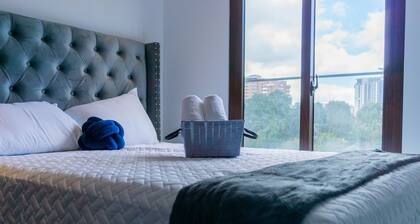 Luxurious, modern and central (Z10)