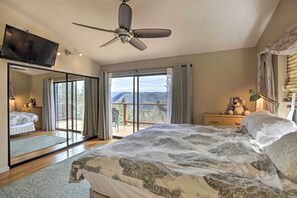 2 bedrooms, desk, iron/ironing board, internet