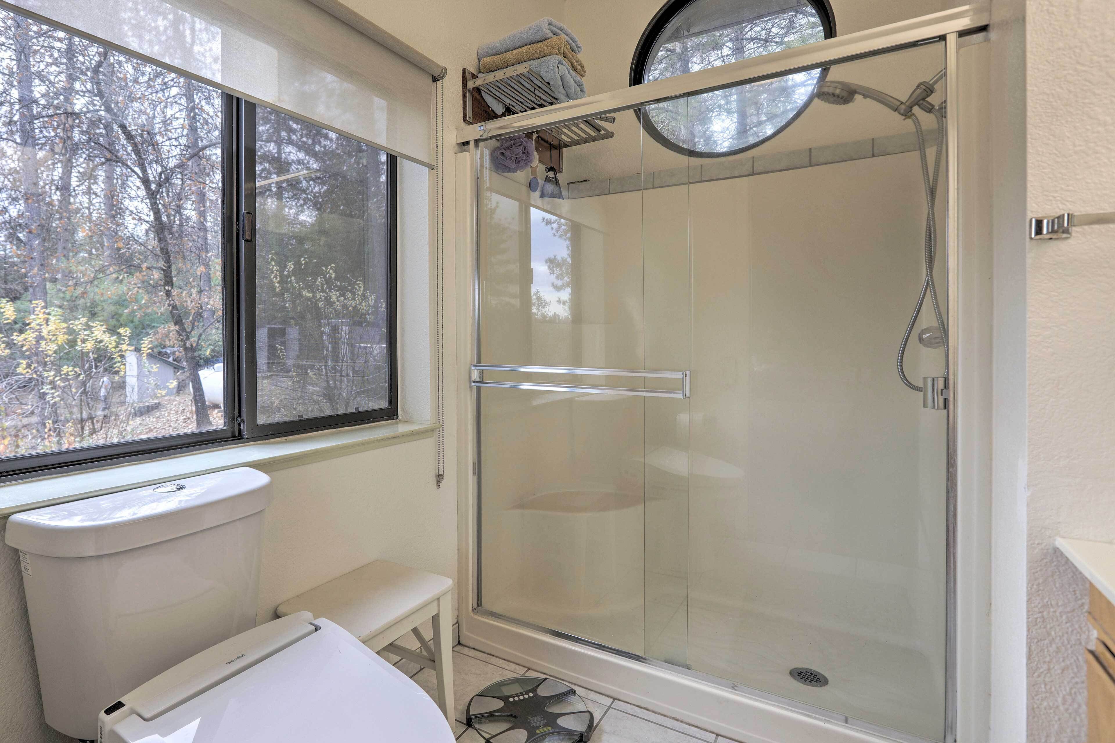 Homey Colfax Getaway w/ Private Hot Tub!