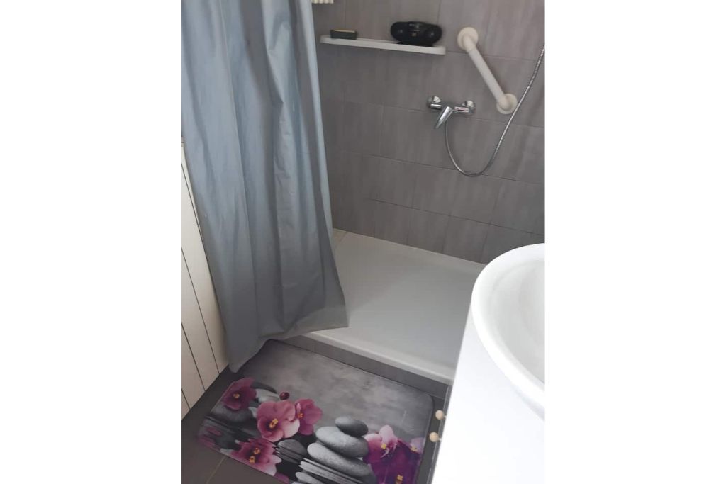 Location TOULON  agréable