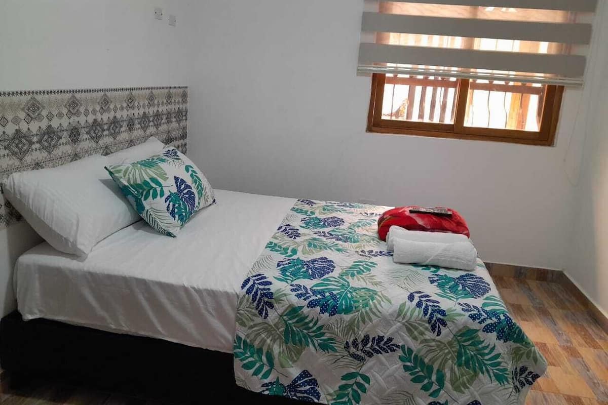 20 bedrooms, free WiFi, bed sheets