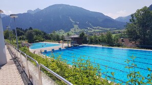 Pool - Family-friendly 3-room vacation apartment with alpine views in Pfronten Mitte (Pfronten)