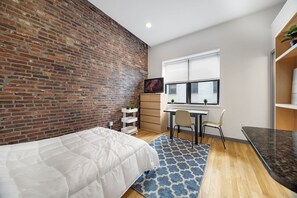 1 bedroom, iron/ironing board, internet, bed sheets