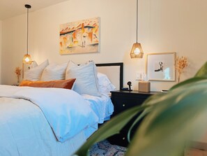 3 makuuhuonetta, työpöytä, silitysrauta/-lauta, ilmainen Wi-Fi