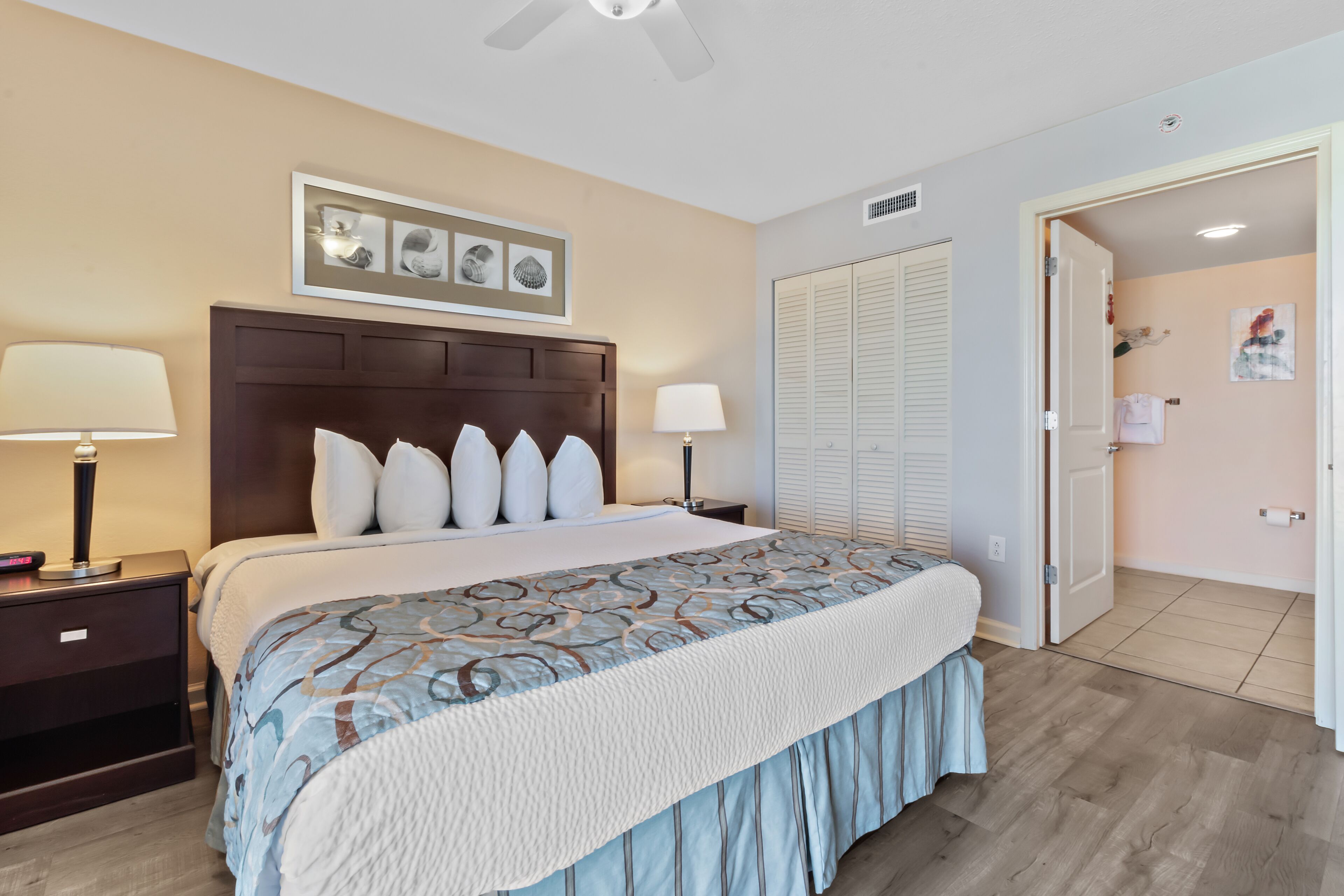 3BR- 12th floor North Lake & Oceanview Back Corner|Free Parking| Resort Access|