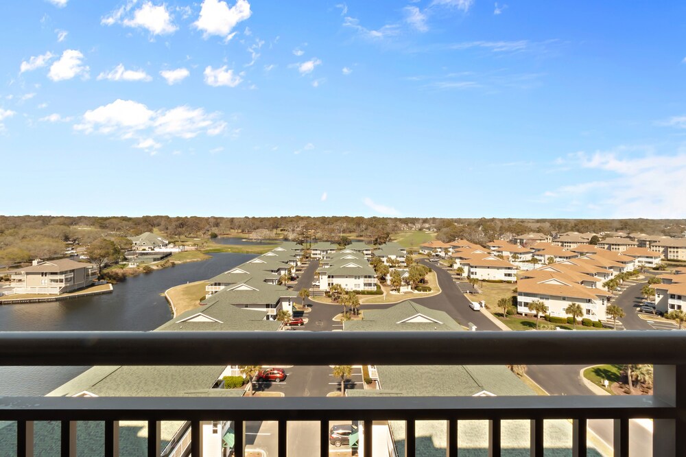 3BR- 10th floor- Lake & Golf View condo|Short walk to beach| Resort Access|