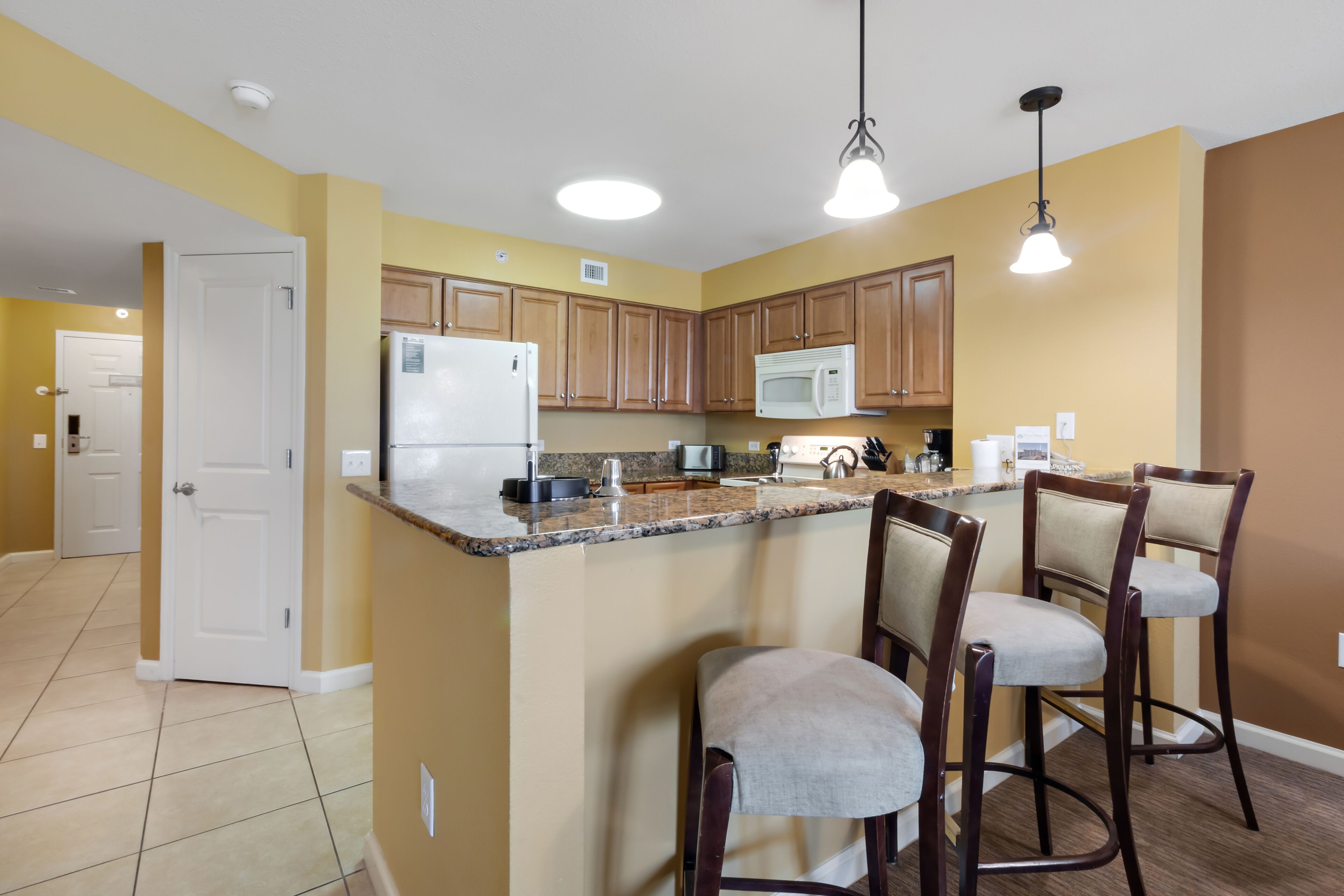 3BR- 10th floor- Lake & Golf View condo|Short walk to beach| Resort Access|