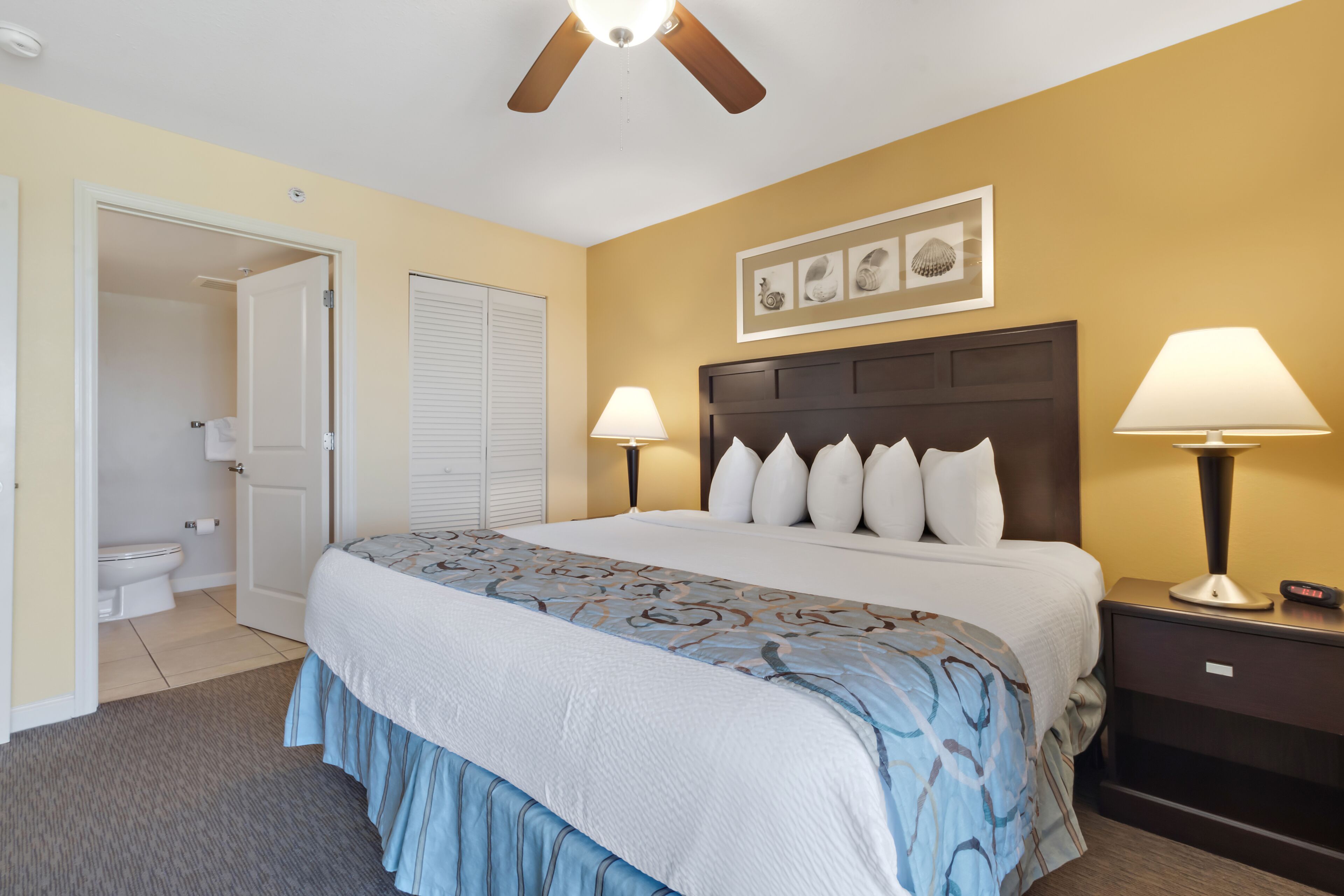 3BR- 11th floor- Lake & Golf View condo|Short walk to beach| Resort Access|