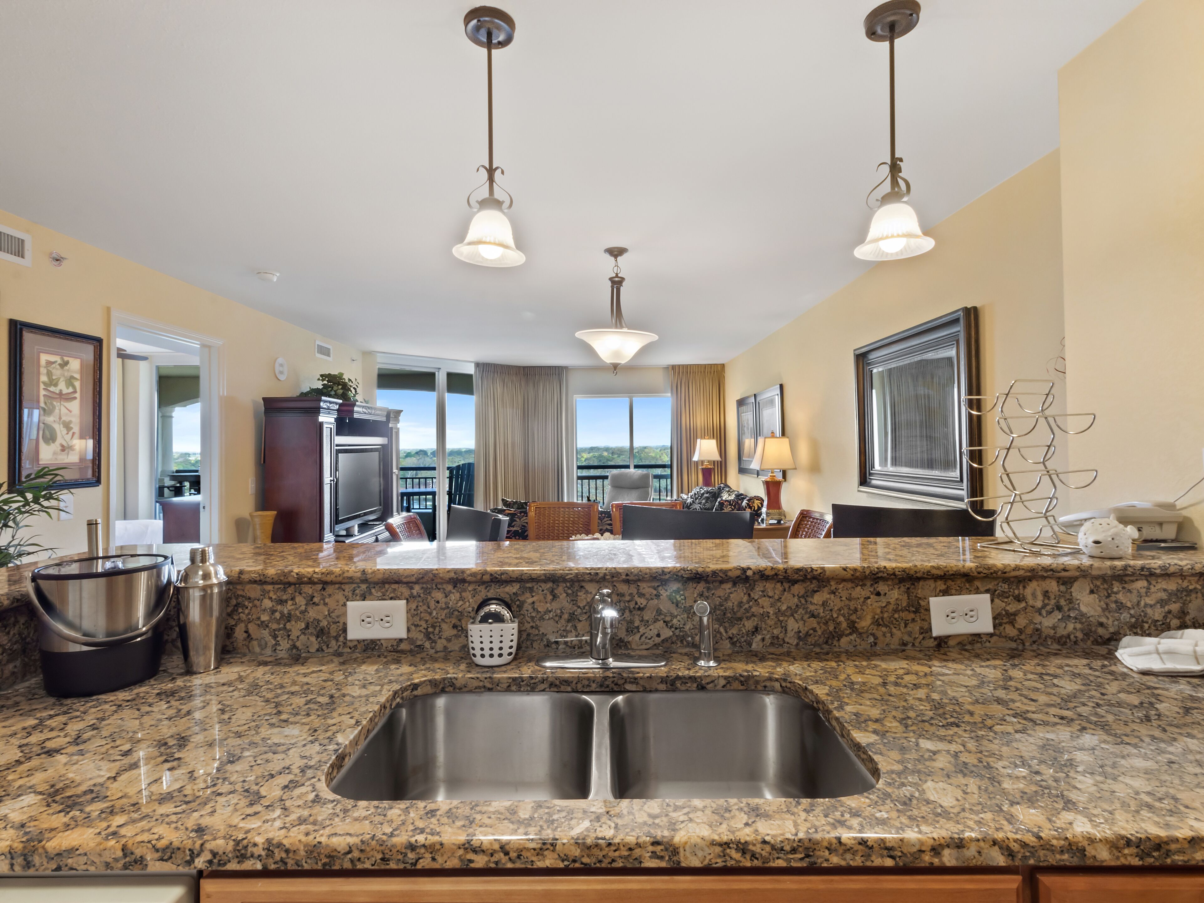 3BR- 14th floor- Lake & Golf View condo|Short walk to beach| Resort Access|