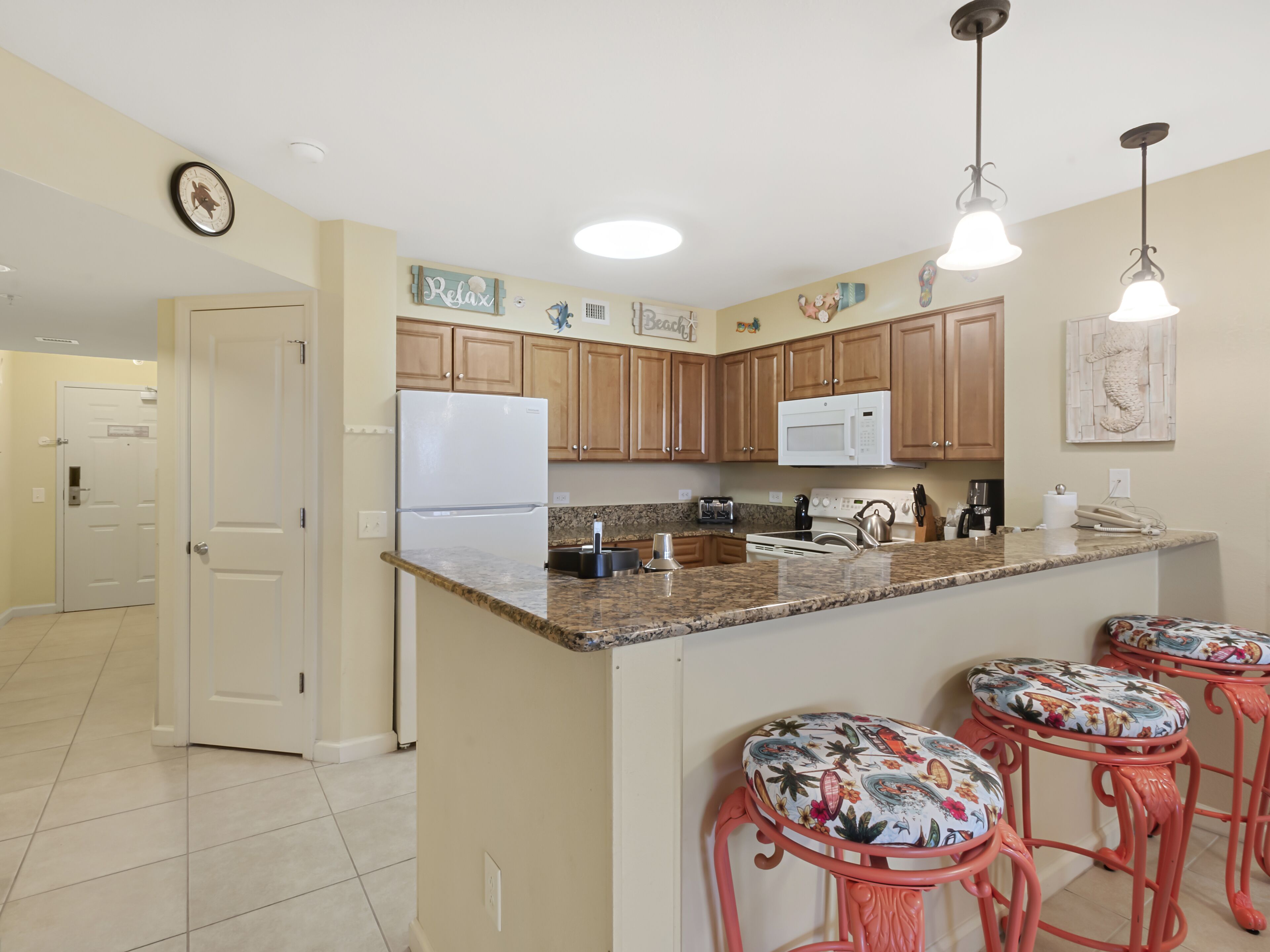 3BR- 15th floor- Lake & Golf View condo|Short walk to beach| Resort Access|