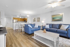Smart TV, DVD player - 3BR- 5th floor- Lake & Golf View condo|Short walk to beach| Resort Access| (North Myrtle Beach)