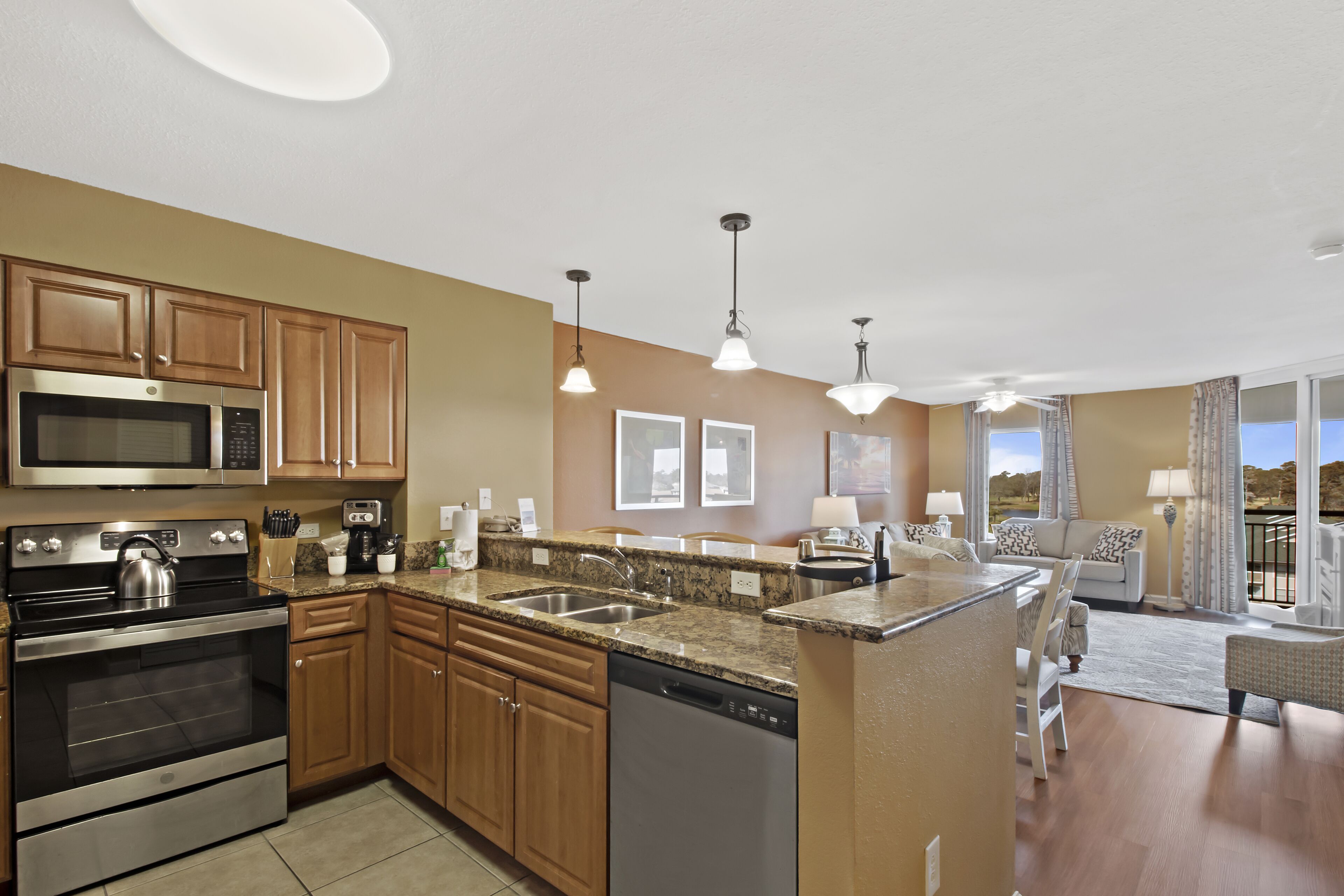 3BR- 6th floor- Lake & Golf View condo|Short walk to beach| Resort Access|