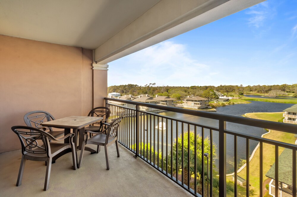 3BR- 7th floor- Lake & Golf View condo|Short walk to beach| Resort Access|