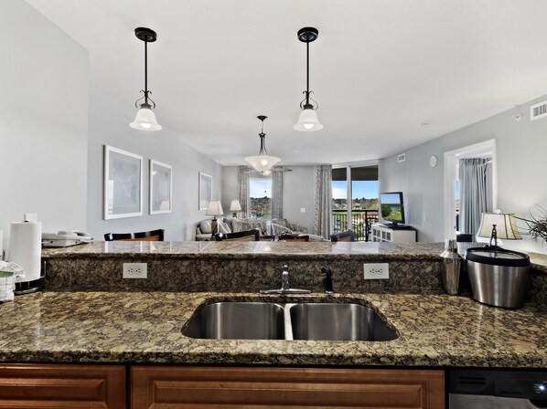 Interior - 3BR- 8th floor- Lake & Golf View condo| Short walk to the beach| Resort Access| (North Myrtle Beach)