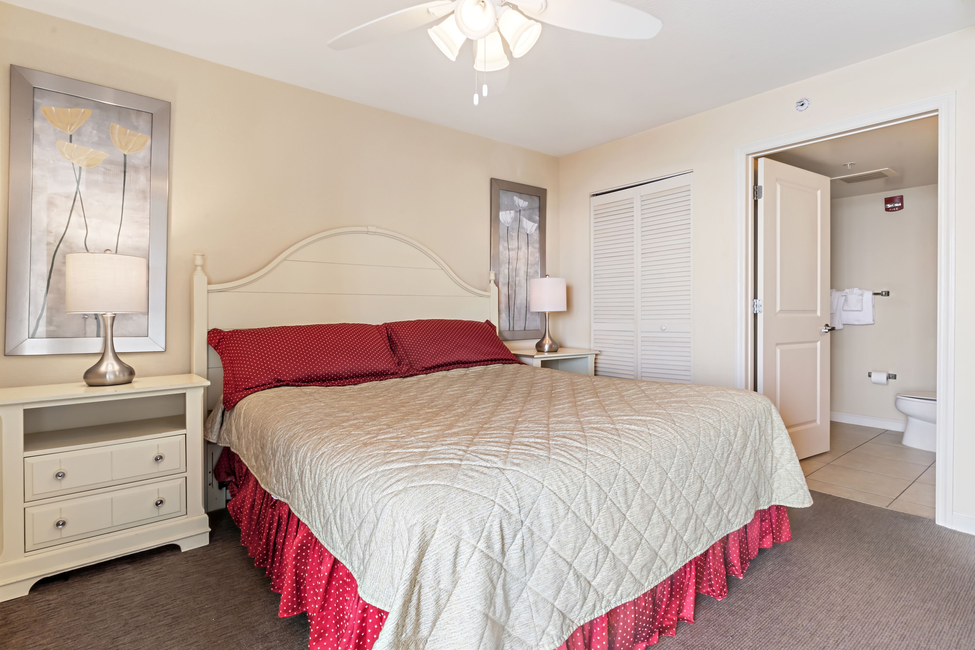 3BR-14th floor Oceanview condo|Short walk to beach