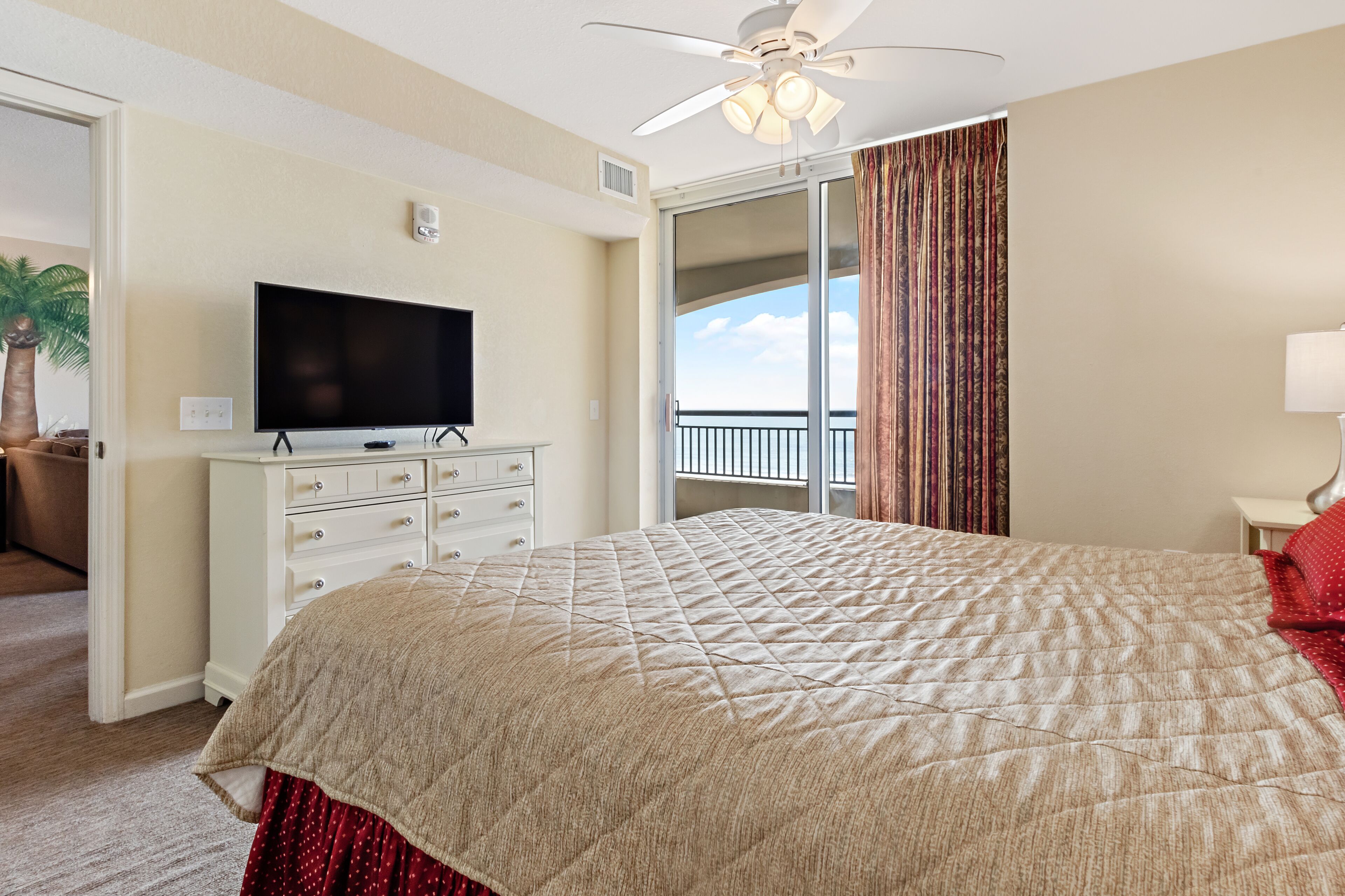 3BR-14th floor Oceanview condo|Short walk to beach