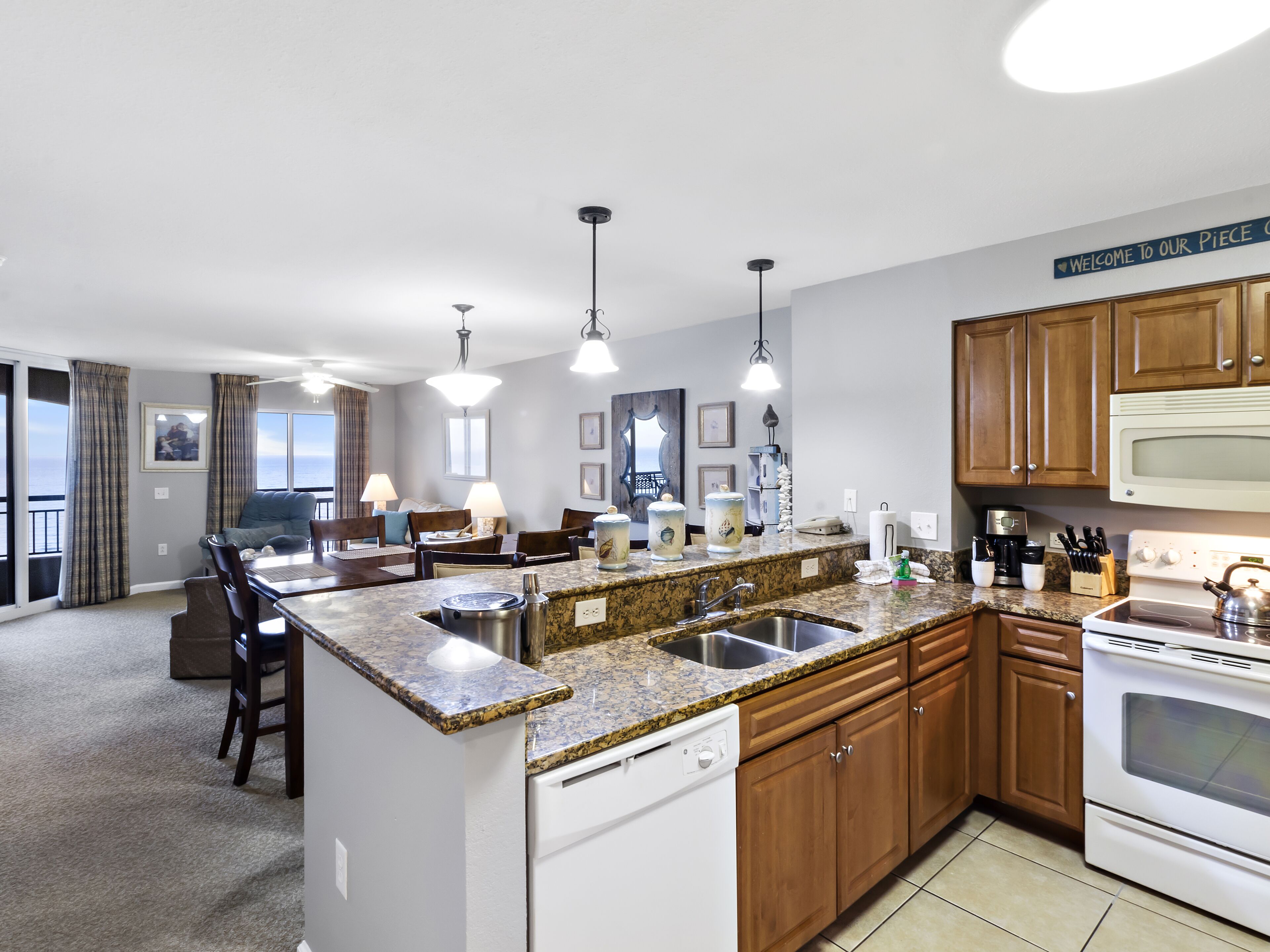 3BR-14th floor Oceanview condo|Short walk to beach