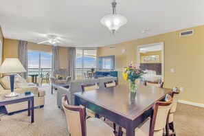 Dining - 3BR-15th floor Oceanview condo|Short walk to beach (North Myrtle Beach)