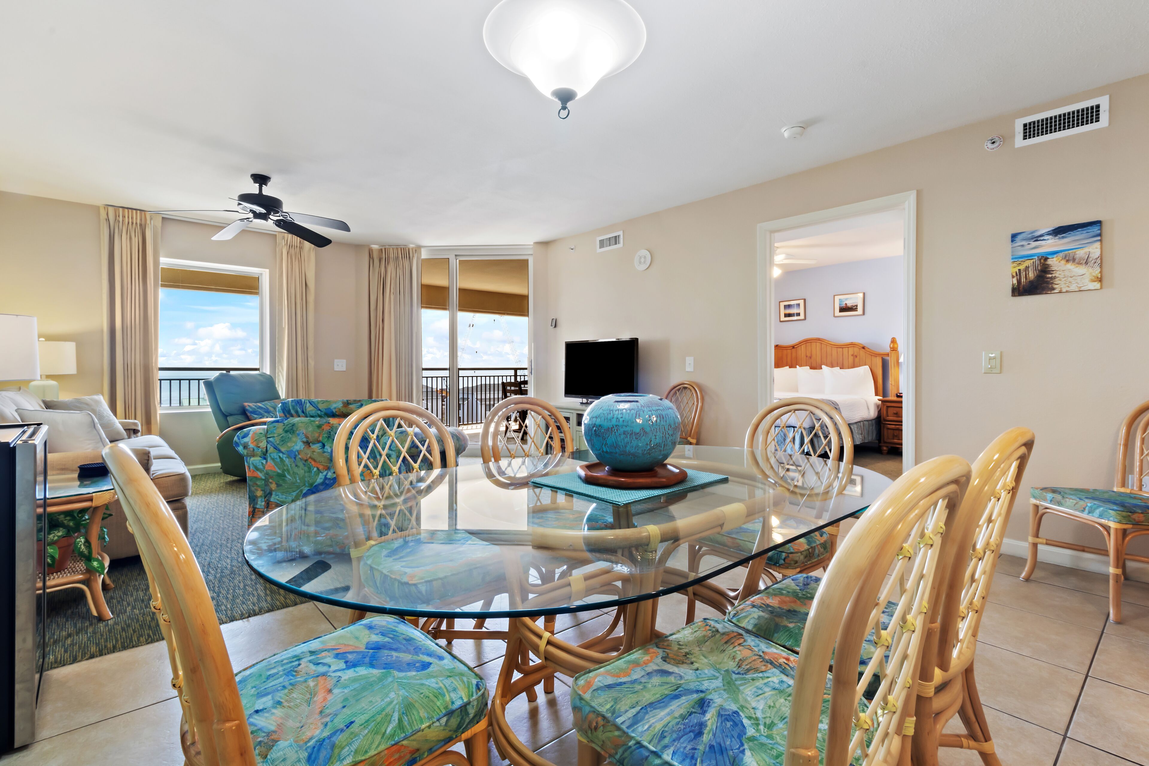 3BR- 6th floor- Oceanview condo| Short walk to beach| Resort Access|