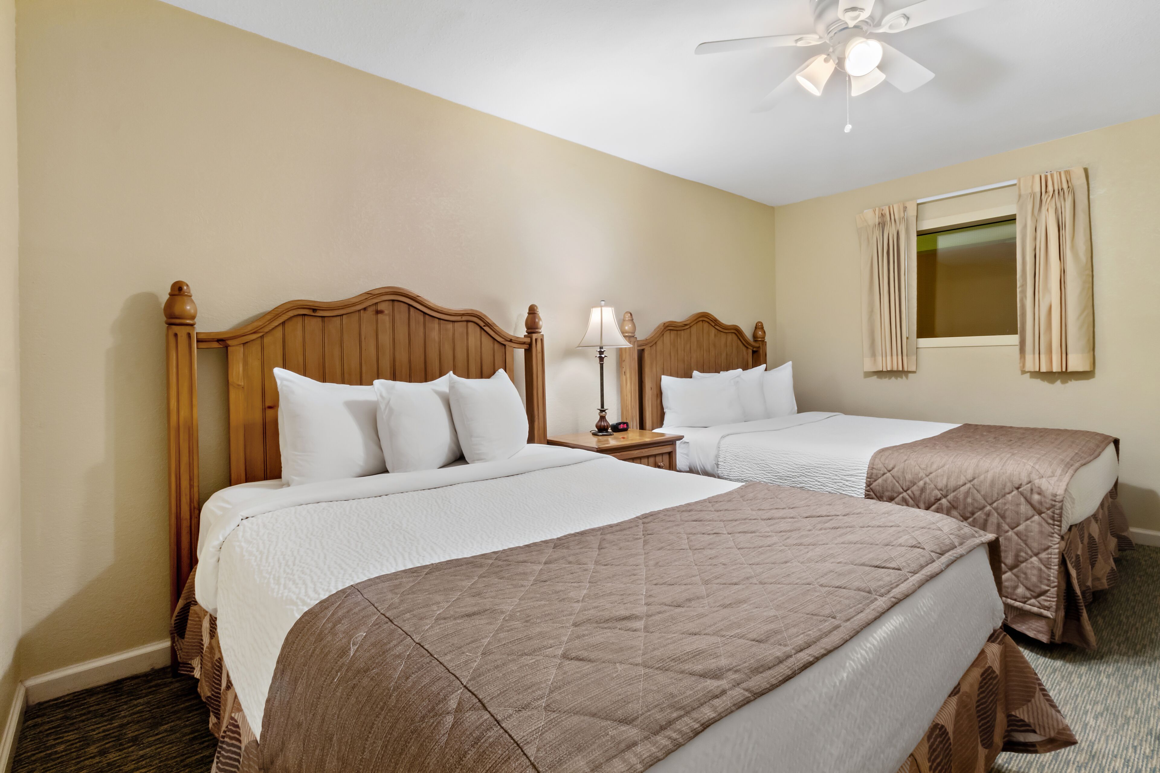 3BR- 6th floor- Oceanview condo| Short walk to beach| Resort Access|