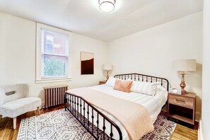 8 Schlafzimmer, Bügeleisen/Bügelbrett, kostenloses WLAN, Bettwäsche