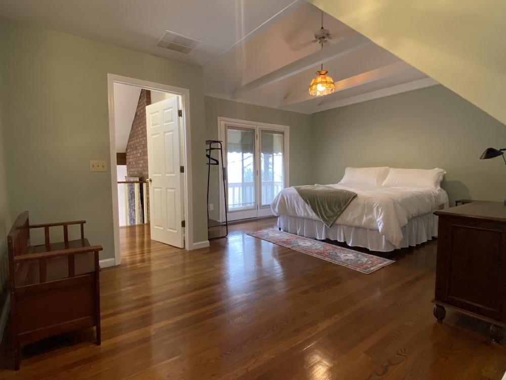 View of the Mountains at Paradise Lost w a Massive Deck near Wineries & Helen Ga White County