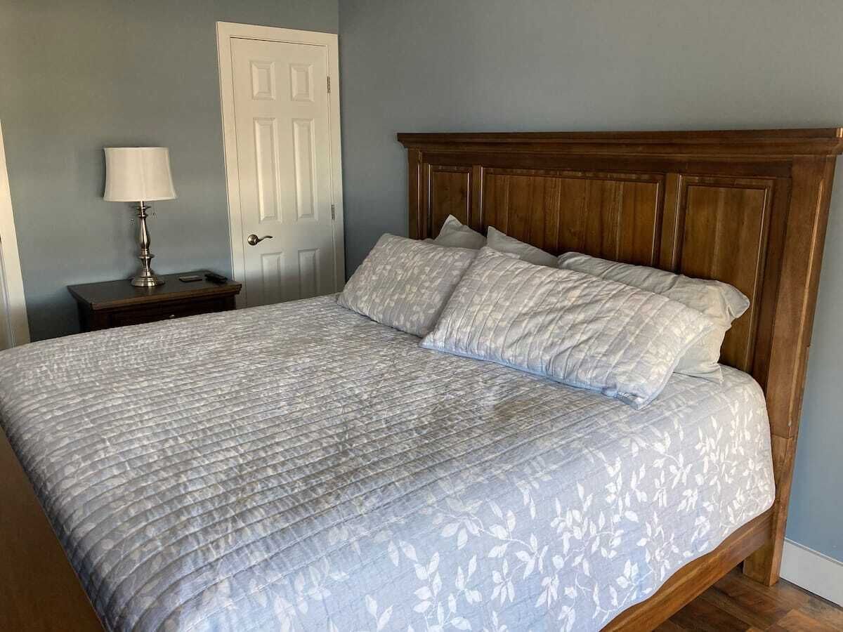 Apartment Overlooking Brandy Pond w/ Boat Slip