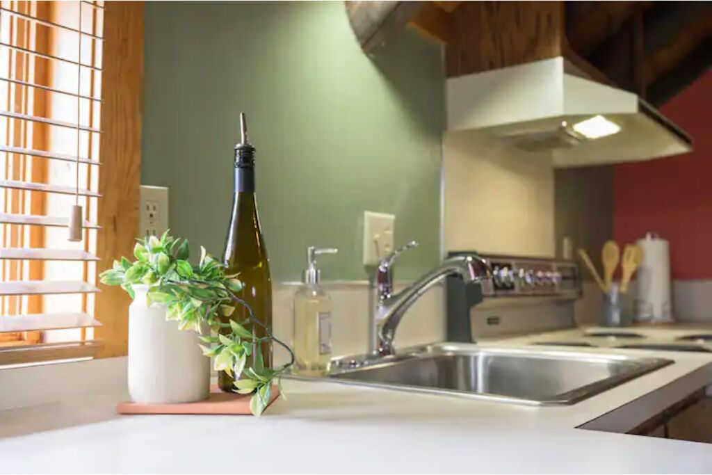 •Pine•Cabin•Loft•in•Central•Boise•