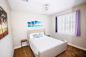 6 slaapkamers, een bureau, reisbedje, gratis wifi