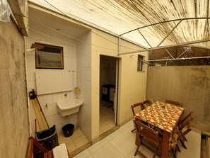 Basic Villa | Laundry